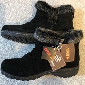 KHOMBU women’s winter boot.